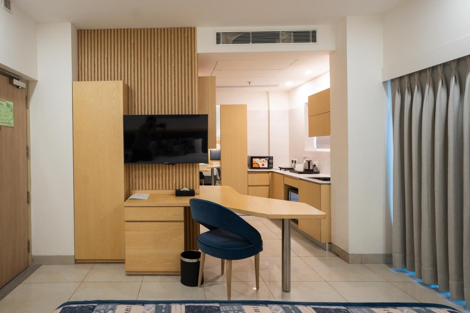 Ar Suites Klj Square Gurgaon Ngoại thất bức ảnh