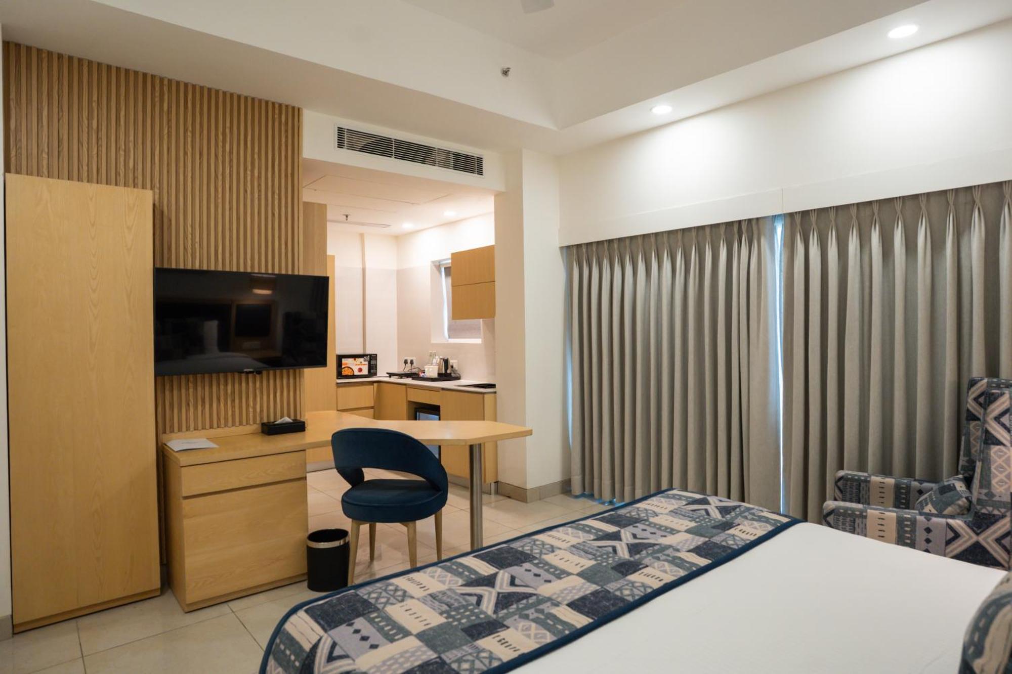 Ar Suites Klj Square Gurgaon Ngoại thất bức ảnh