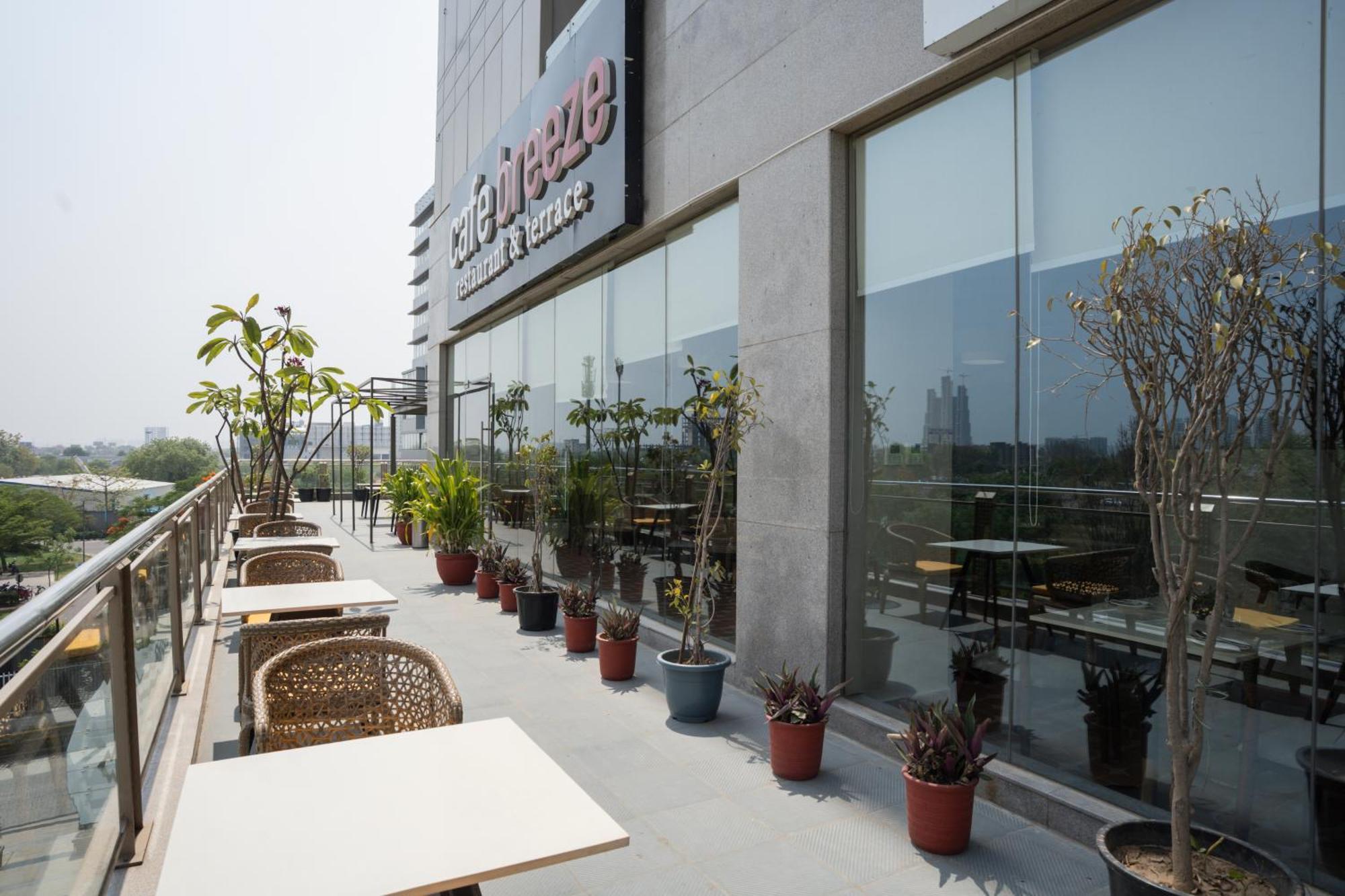 Ar Suites Klj Square Gurgaon Ngoại thất bức ảnh