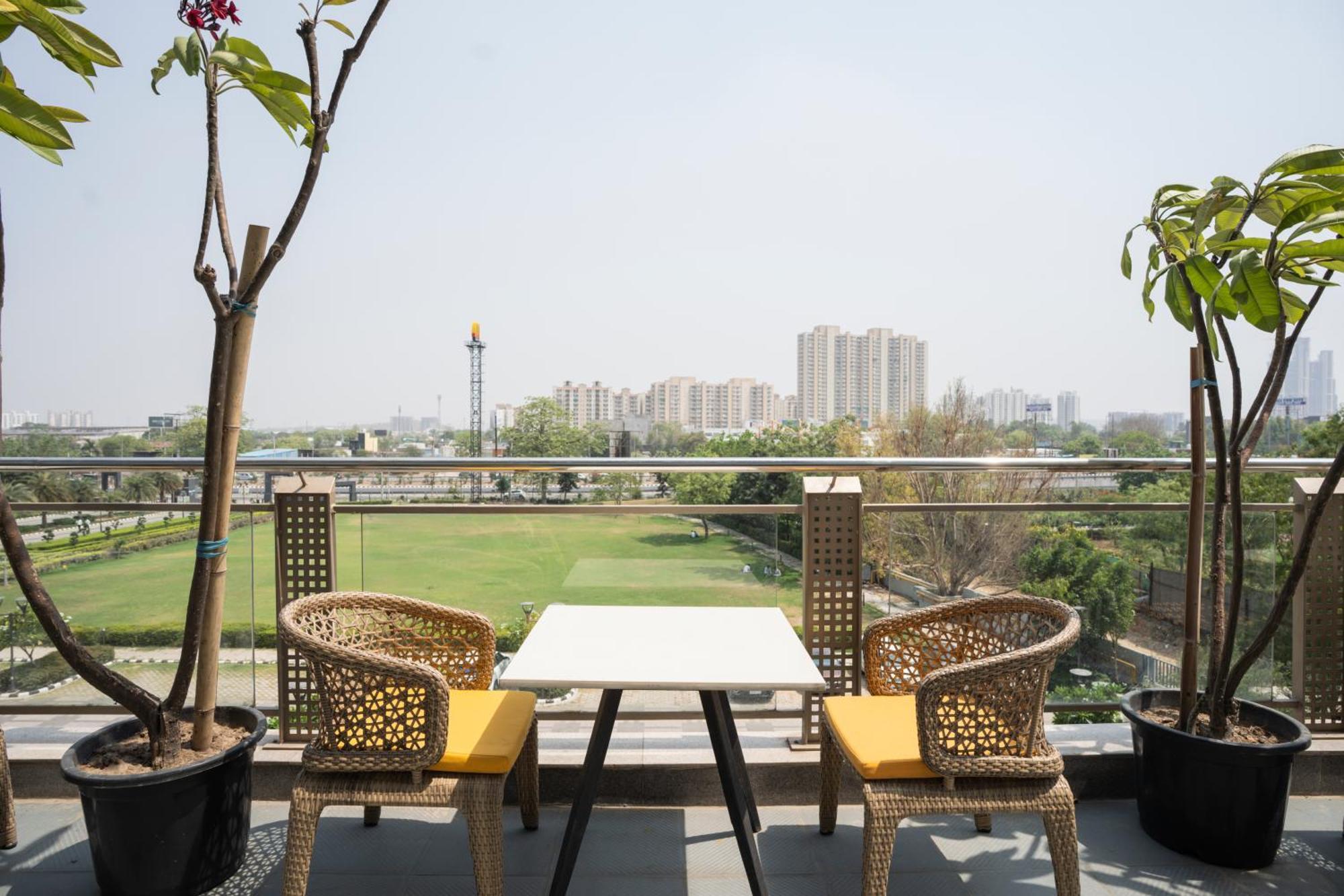 Ar Suites Klj Square Gurgaon Ngoại thất bức ảnh