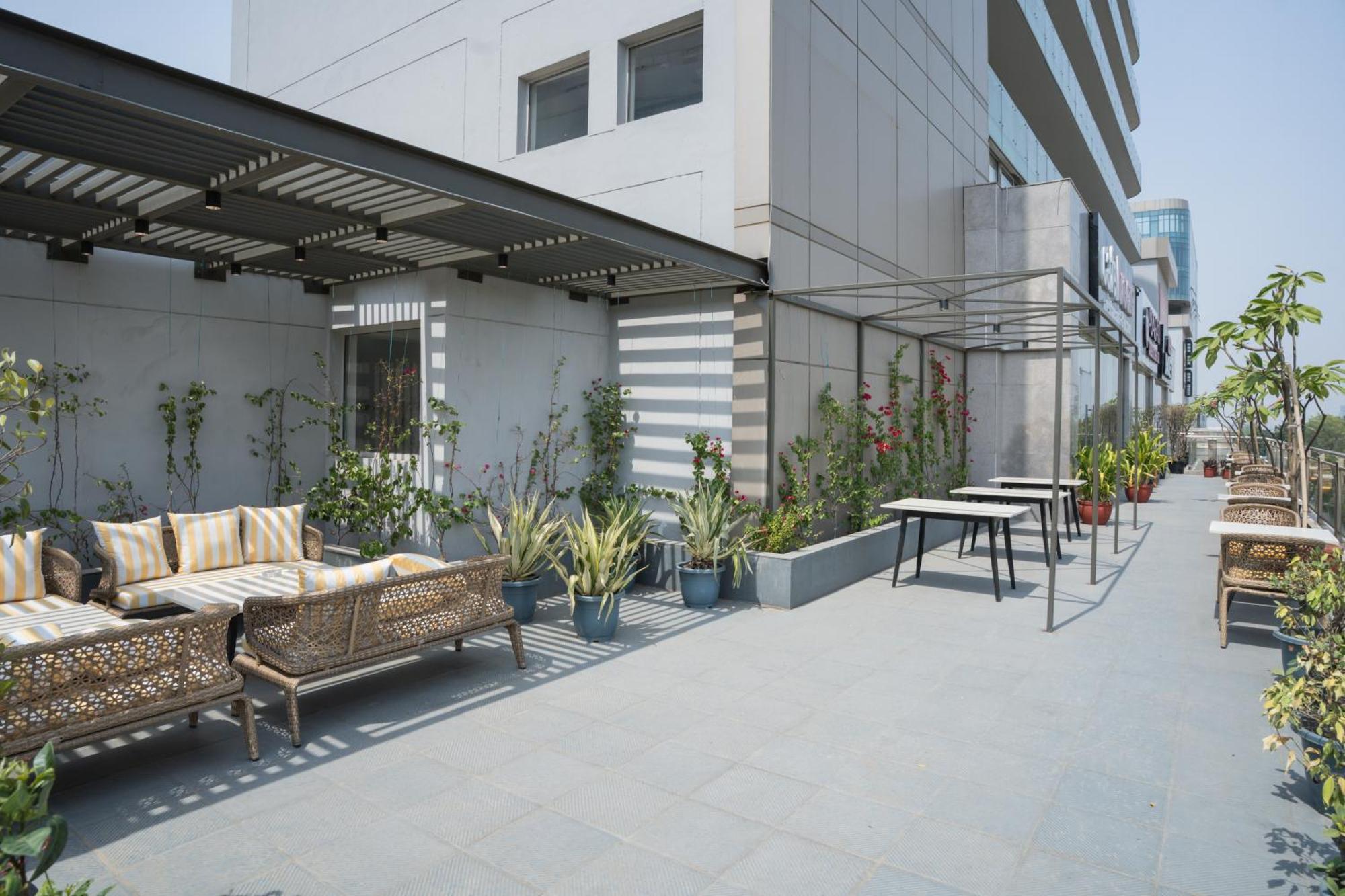 Ar Suites Klj Square Gurgaon Ngoại thất bức ảnh