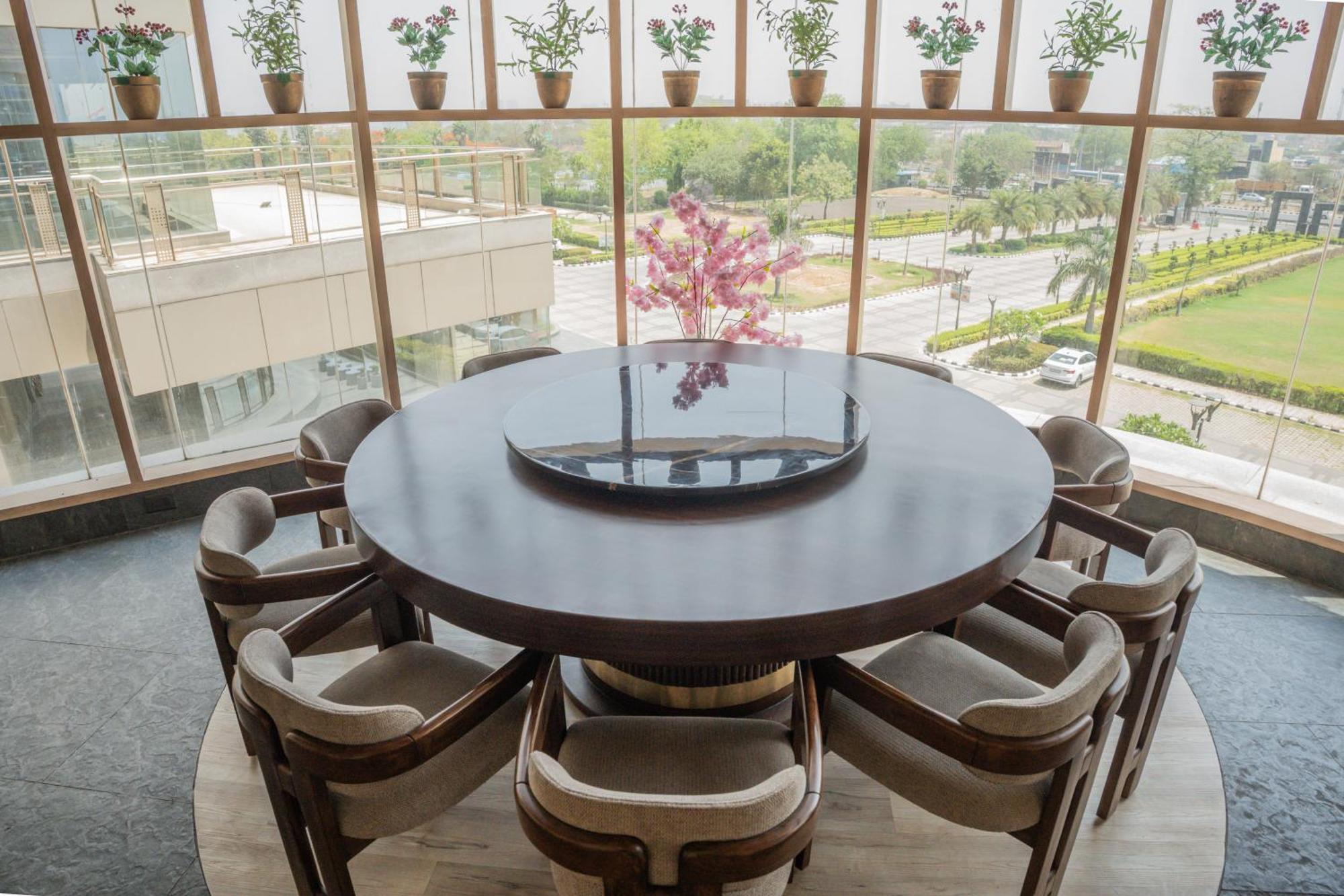 Ar Suites Klj Square Gurgaon Ngoại thất bức ảnh